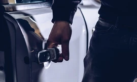 Toyota Hilux hút trộm tại Australia