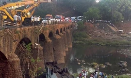 Ấn Độ: Tai nạn xe bus, 37 người thiệt mạng