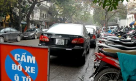 Nhiều tuyến phố cấm cũng như không