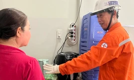 TPHCM: Nhiều gia đình 'méo mặt' vì tiền điện tăng vọt