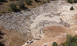 Phát hiện nhà hát sức chứa 10.000 người chôn vùi dưới cánh đồng