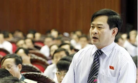 ĐB Nguyễn Đình Quyền đặt vấn đề: Vì sao Ngân hàng Nhà nước bất lực trước hiện tượng lãi suất ngầm Ảnh: Hồng Vĩnh