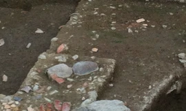 Một số hình ảnh hố khai quật. Ảnh: Hoàng Lam