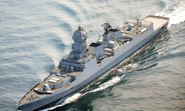 Kolkata có chiều dài 163 m, rộng 17,4 m, lượng giãn nước toàn tải 7.400 tấn. Ảnh: NDTV