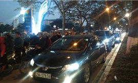 Đường Thanh Niên tắc nghẽn chiều mồng một Tết