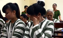 Nhiều phạm nhân ở Hà Nội được giảm án, tha tù dịp Quốc khánh 2/9 không cầm được nước mắt.