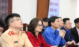 Buổi đối thoại thu hút nhiều bạn trẻ quan tâm