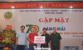 Tập đoàn TNG Holdings Việt Nam trao tặng 30 triệu đồng cho các cựu TNXP tỉnh Bắc Giang có hoàn cảnh khó khăn