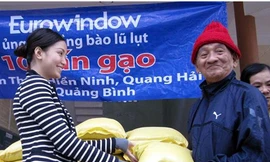 Huỳnh Bích Phương đồng hành cùng Eurowindow ủng hộ đồng bào lũ lụt