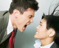 Nhân viên 'choảng' sếp vì bị nợ lương