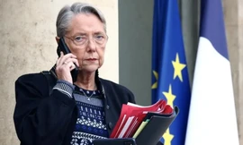 Thủ tướng Pháp từ chức ngay trước thềm cải tổ nội các