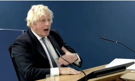 Cựu Thủ tướng Anh Johnson phát ngôn gây sốc ở phiên điều trần COVID-19