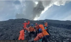 Núi lửa phun trào ở Indonesia, 22 người thiệt mạng