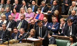 Số nghị sĩ ‘nổi loạn’ đạt mốc kỉ lục, Thủ tướng Anh đối diện áp lực cực lớn