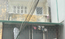 Căn nhà bị cháy