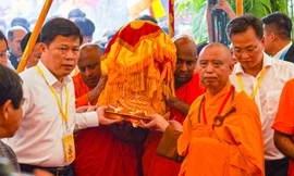 Xá lợi Phật về chùa Chuông ở Hưng Yên