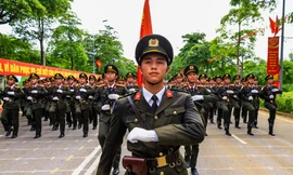 Chiến sĩ CAND vượt nắng, rèn ý chí trên thao trường A80