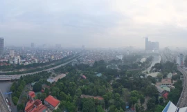 Trời Hà Nội mờ đục vì ô nhiễm, một số nơi không khí ở mức xấu