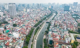 Hình ảnh khác lạ của sông Tô Lịch sau khi được nạo vét, cải tạo