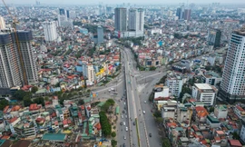 Thời gian vắng lặng hiếm hoi của các 'điểm đen' giao thông Hà Nội ngày mùng 1 Tết