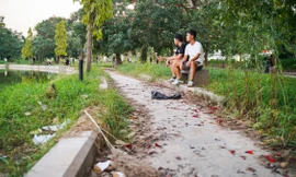 Cận cảnh hiện trạng xuống cấp của Công viên hồ điều hòa Mai Dịch