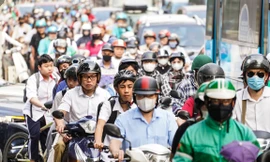 Hà Nội: Dân công sở không thể 'vượt' 5km trong một tiếng để tới cơ quan vì tắc đường