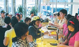 Bán tháo vàng vì tin đồn thất thiệt