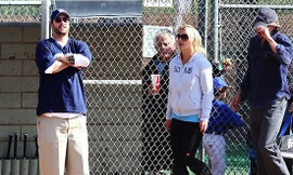 Britney Spears cùng bồ mới đối diện chồng cũ