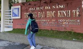  Giảng viên khoa Luật nhờ sinh viên thi hộ 