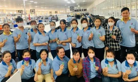 Lao động ở một doanh nghiệp bất ngờ được tặng 400 nhẫn vàng 