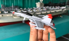 Người đàn ông không qua trường lớp tự chế tạo máy bay, tàu chiến 