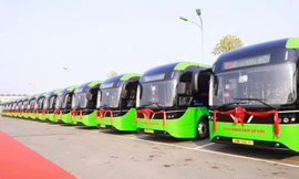 3 tuyến buýt điện đầu tiên thay thế xe chạy dầu tại Hà Nội lăn bánh từ hôm nay
