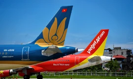 Cổ phiếu hàng không đồng loạt 'cất cánh'