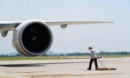 Hãng hàng không nào vừa nhận 'trát' nợ thuế hơn 100 tỷ đồng?