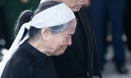 Bật khóc nhìn hình ảnh phu nhân Tổng Bí thư Nguyễn Phú Trọng trong giây phút biệt ly