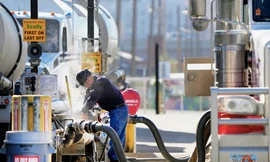 Giá dầu thế giới tăng cao nhất 6 tháng qua