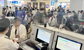 Cấm bay 1 năm nữ hành khách dùng giấy tờ giả 