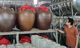 Ủng hộ việc siết nồng độ cồn, làng nghề nấu rượu chuyển hướng làm ăn mới