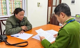 Bản tin 8H: Danh tính người bán hàng 'hét giá' 80.000 đồng một củ khoai nướng