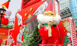 Ông già Noel, người tuyết khổng lồ 'đổ bộ' trung tâm thương mại Hà Nội 