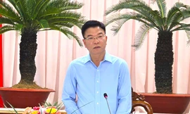 'Tôi đi tiếp xúc cử tri ở Phú Quốc thấy đụng vào đất chỗ nào cũng vướng' 