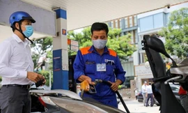 Đứt gãy chuỗi cung ứng xăng dầu: Thêm 13 doanh nghiệp 'đòi' nghỉ bán