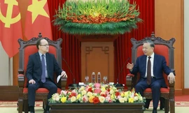 Tổng Bí thư Tô Lâm tiếp Đại sứ Nga tại Việt Nam Gennady Bezdetko. (Ảnh: TTXVN)