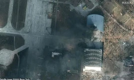 Hình ảnh vệ tinh Maxar cho thấy tổng quan về thiệt hại do các cuộc không kích gần đây và các cuộc giao tranh ác liệt gây ra trong và xung quanh sân bay Antonov tại Gostomel, phía tây bắc Kiev của Ukraine. Ảnh: Maxar.