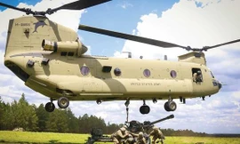 Trực thăng vận tải Boeing Chinook CH-47F Block II. Ảnh: Defense Blog.