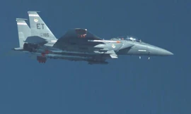 Không quân Mỹ thử nghiệm siêu bom GBU-72 nặng 2,5 tấn. Ảnh: US Air Force. 