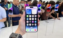 iPhone 14 Pro Max có dung lượng pin 4,323 mAh, thấp hơn so với iPhone 13 Pro Max (4,352 mAh). Ảnh: TechRadar.