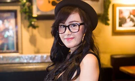 'Bà Tưng' nuột nà sau 'dao kéo'