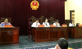 Toàn cảnh hội đồng xét xử sáng nay