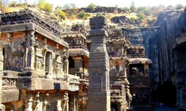 Ellora - Ngôi đền tráng lệ nằm trong vách đá